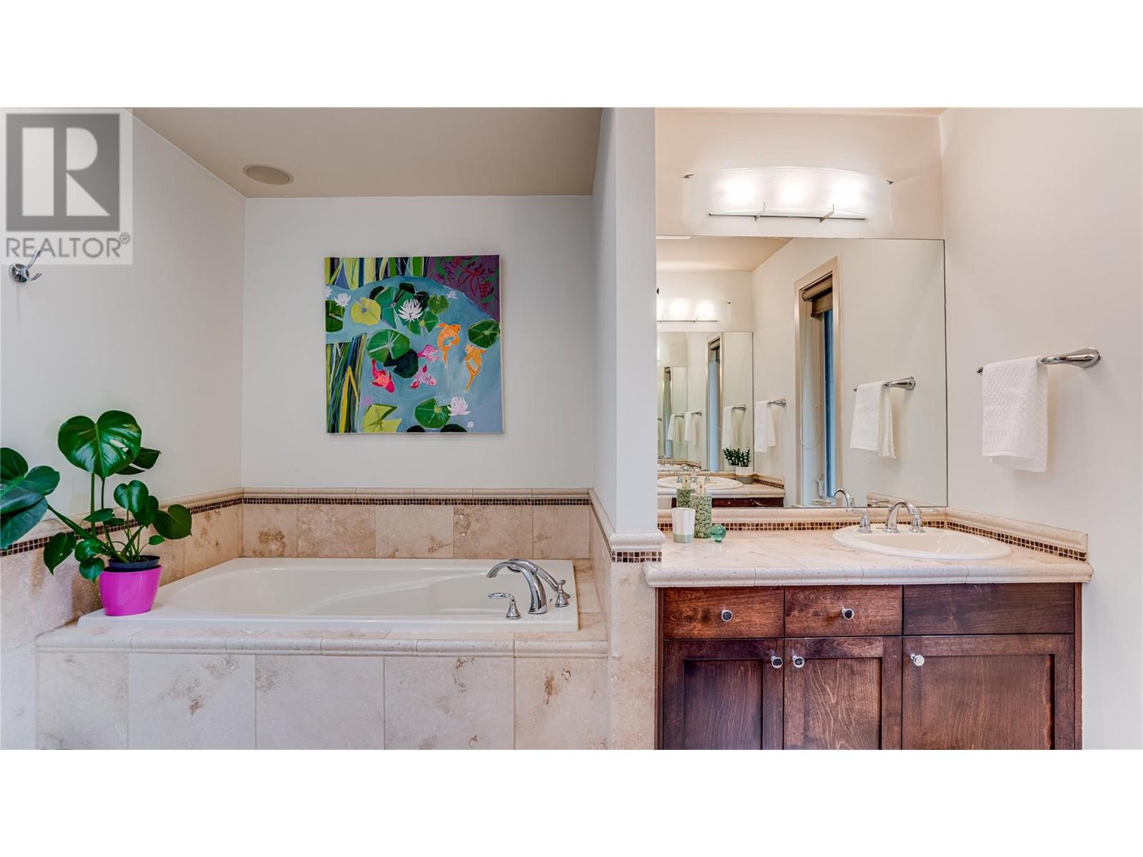 Property at 1294 Galiano Road image 3