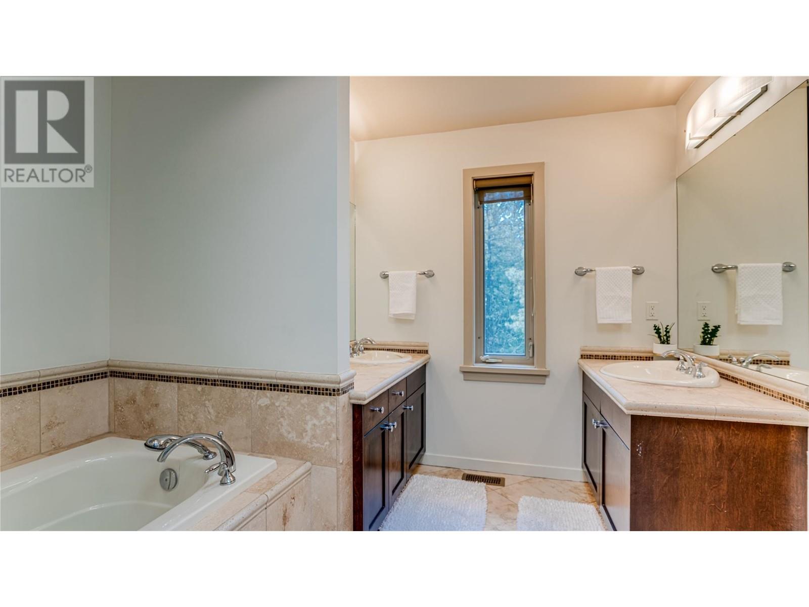 Property at 1294 Galiano Road image 4