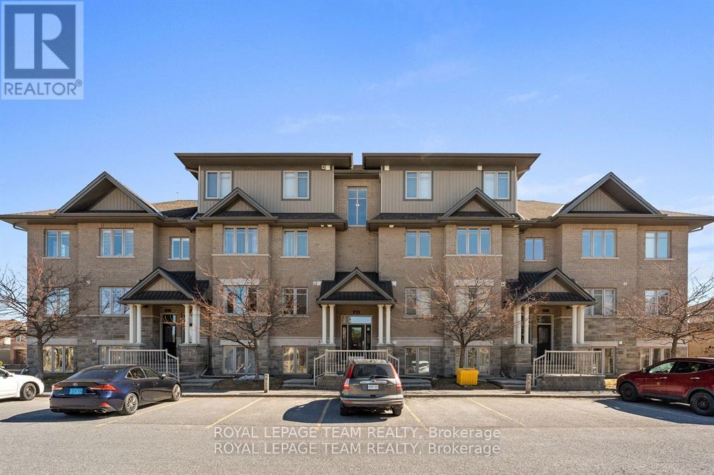 E - 40 Tayside Private, Ottawa, Ontario  K2J 2T3 - Photo 1 - X12180417