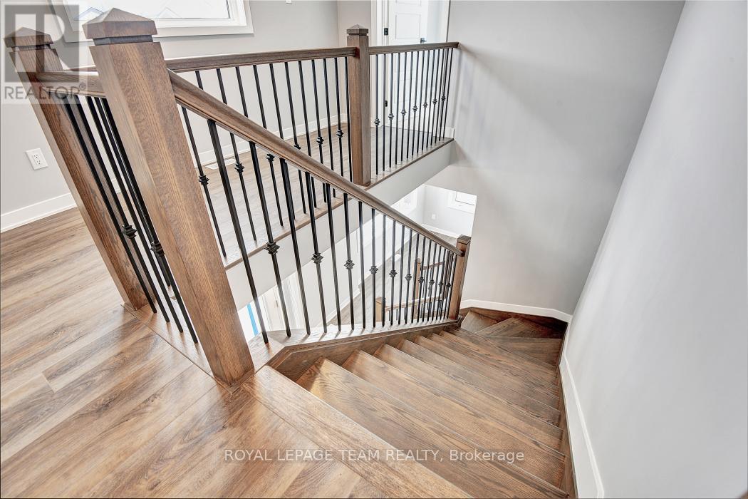 165 Yearling Circle, Ottawa, Ontario  K0A 2Z0 - Photo 13 - X12180418