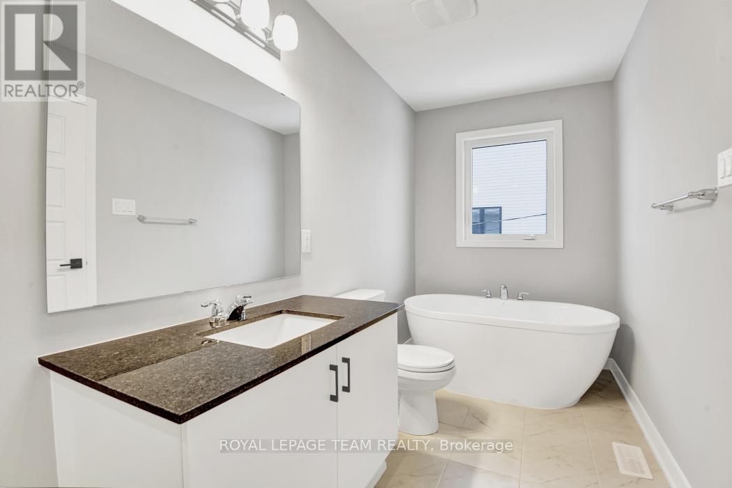 165 Yearling Circle, Ottawa, Ontario  K0A 2Z0 - Photo 17 - X12180418