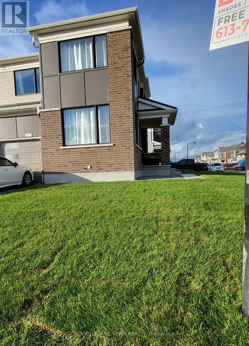 165 Yearling Circle, Ottawa, Ontario  K0A 2Z0 - Photo 2 - X12180418