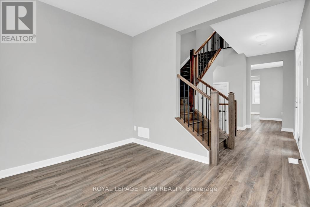 Property at 165 YEARLING CIRCLE image 5