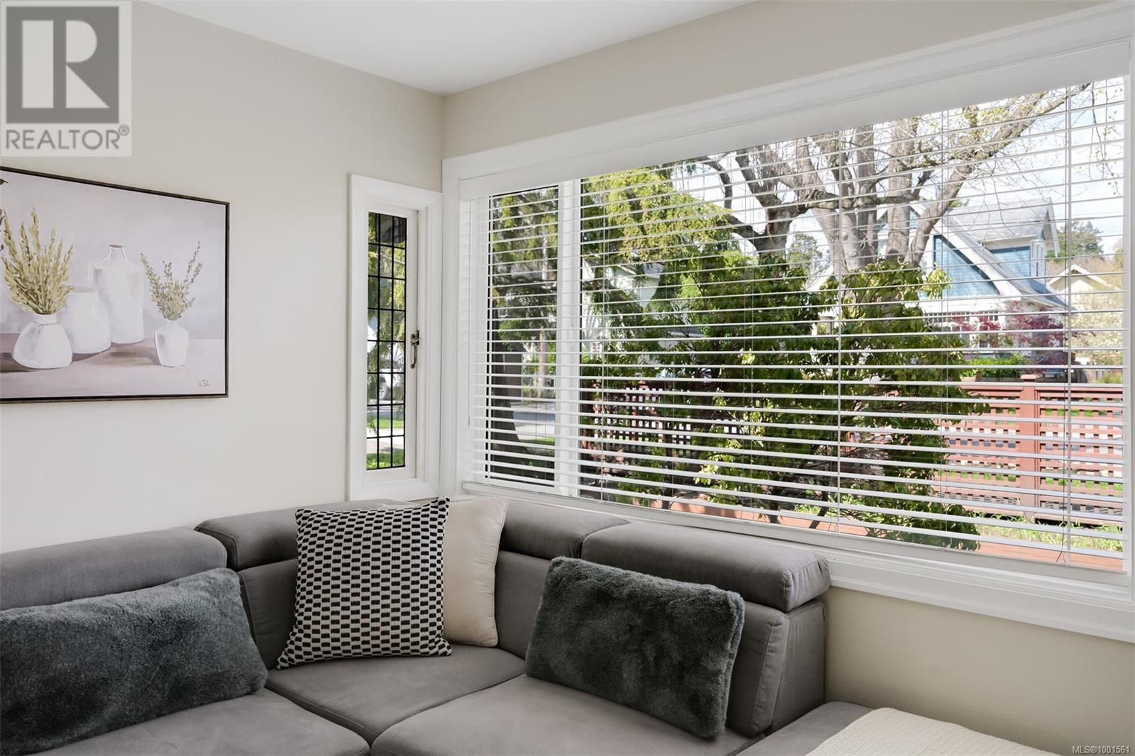 Property at 1445 Hamley St image 4