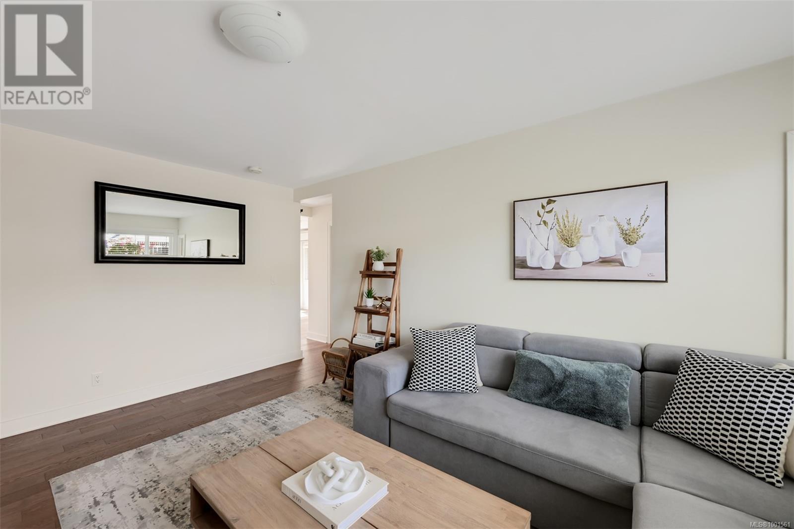 Property at 1445 Hamley St image 5