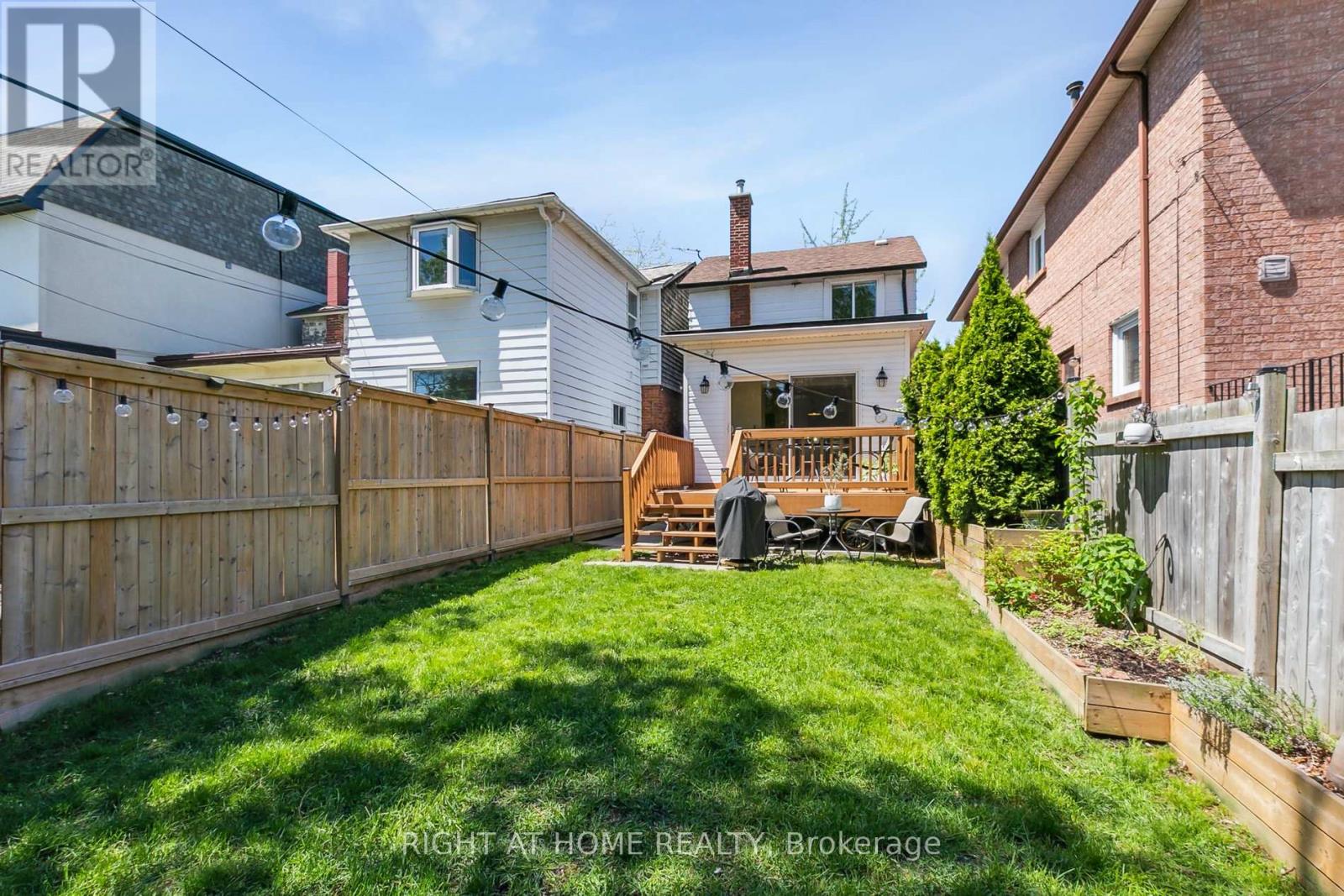 199 Winnett Avenue, Toronto, Ontario  M6C 3L8 - Photo 18 - C12180405