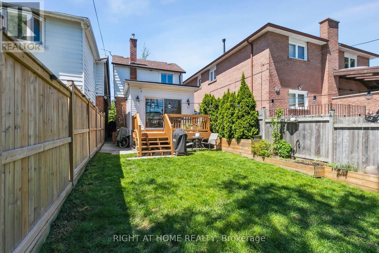 199 Winnett Avenue, Toronto, Ontario  M6C 3L8 - Photo 21 - C12180405