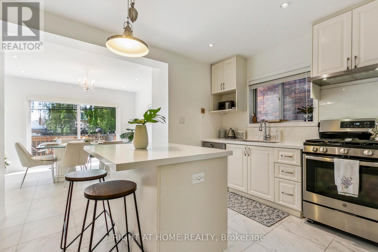 199 Winnett Avenue, Toronto, Ontario  M6C 3L8 - Photo 5 - C12180405