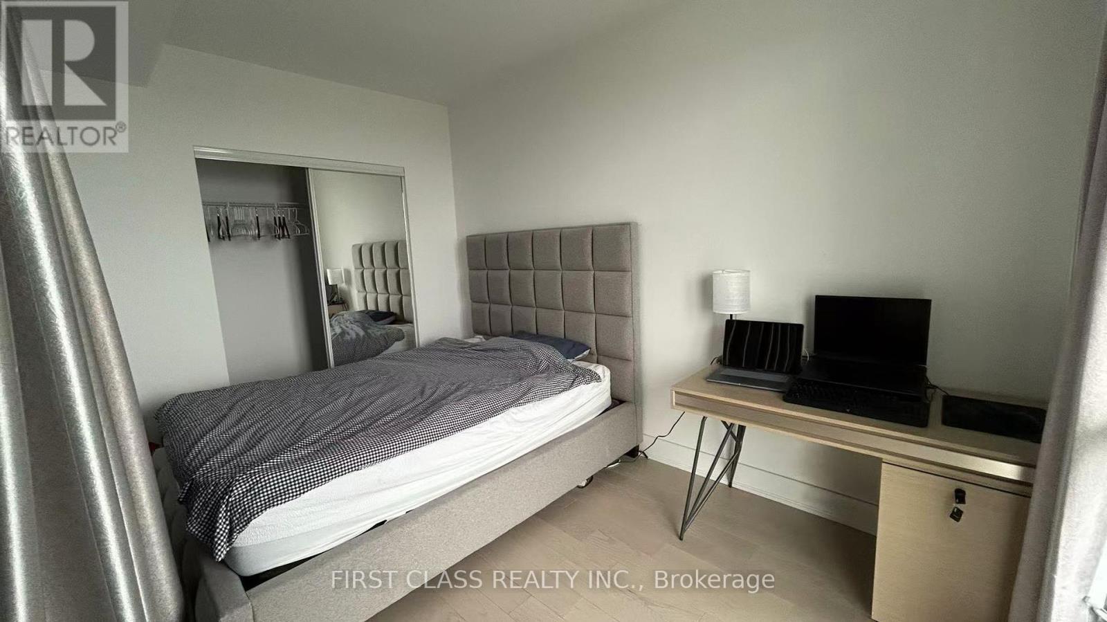 955 Bay Street, Toronto, Ontario  M5S 2A2 - Photo 2 - C12180410
