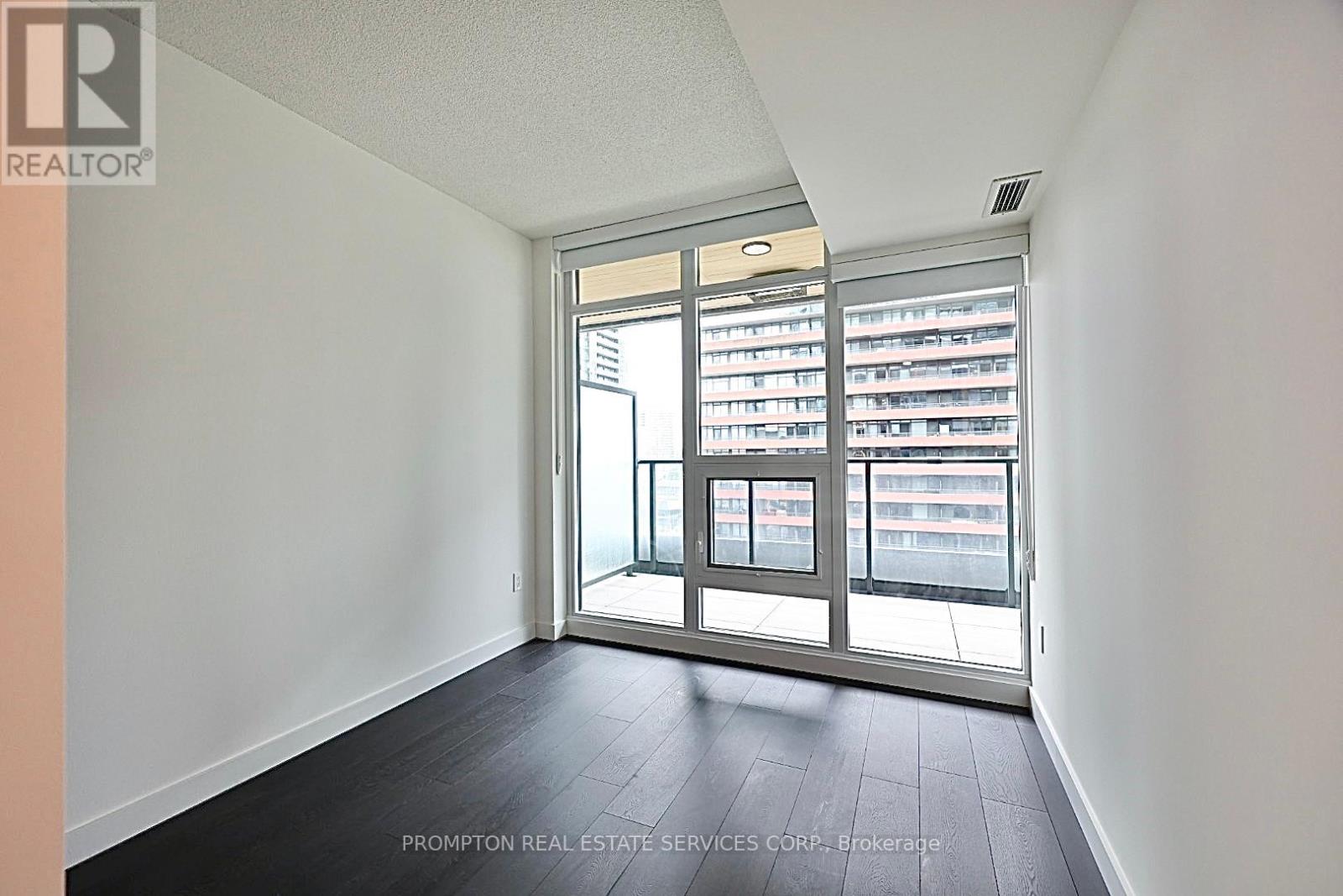 925 - 3 Concord Cityplace Way, Toronto, Ontario  M5V 0X4 - Photo 10 - C12180413