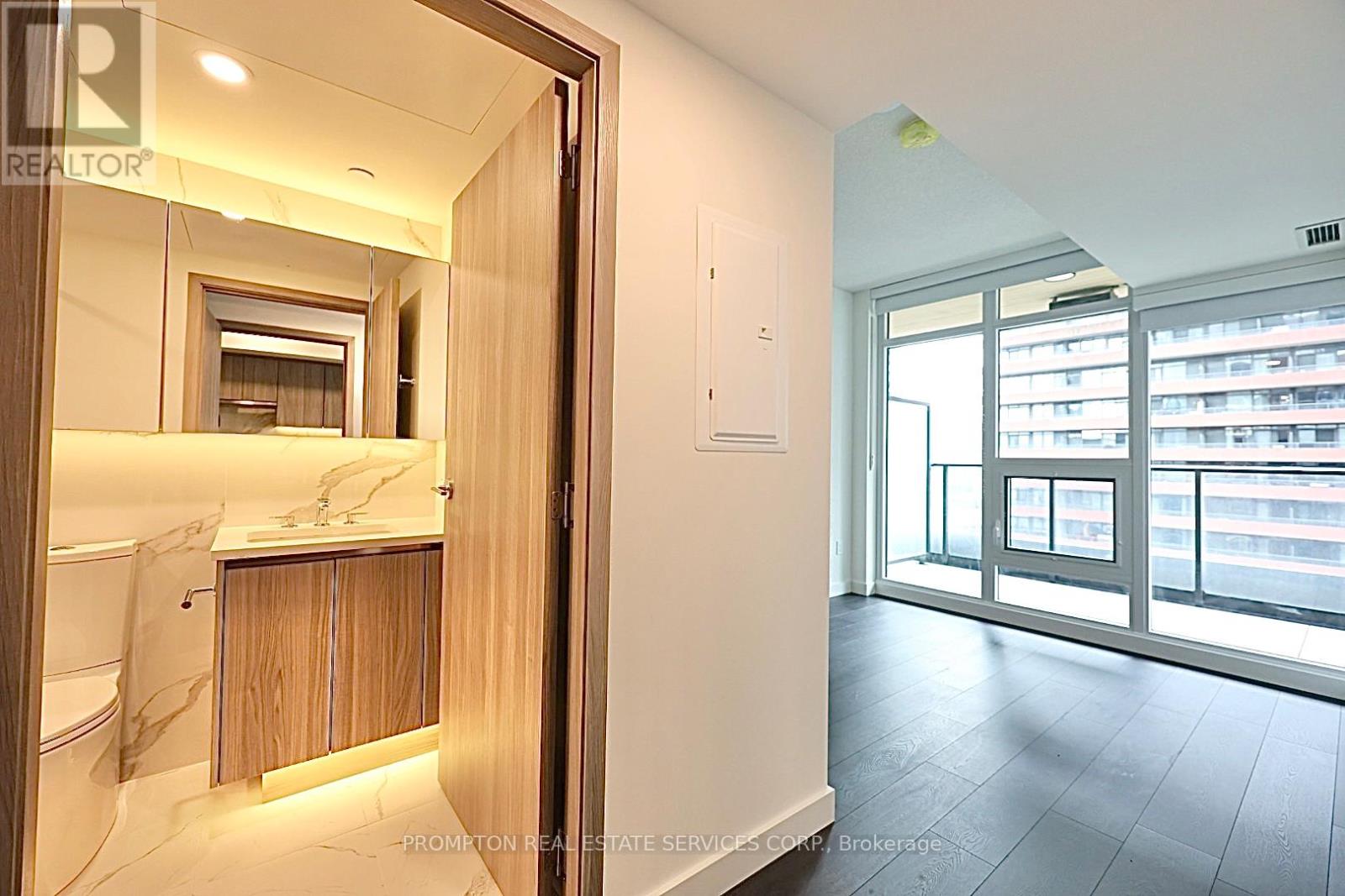 925 - 3 Concord Cityplace Way, Toronto, Ontario  M5V 0X4 - Photo 6 - C12180413