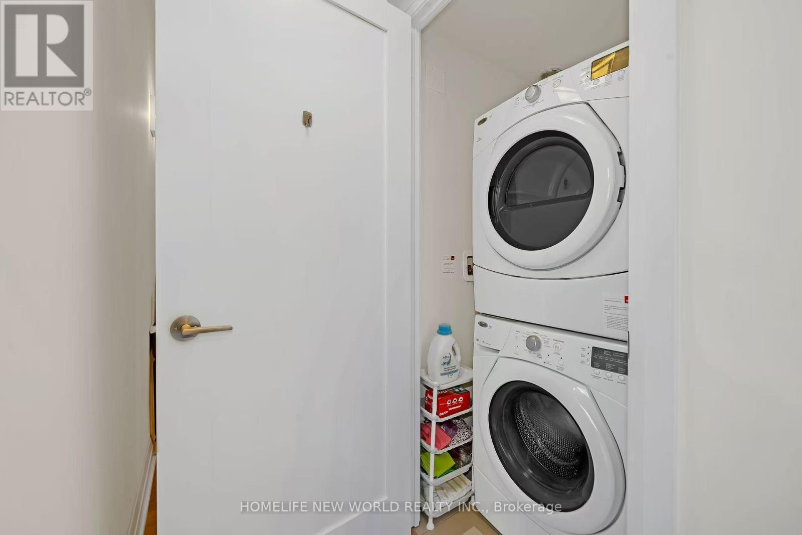 2017 - 5 Sheppard Avenue E, Toronto, Ontario  M2N 0G4 - Photo 24 - C12177622