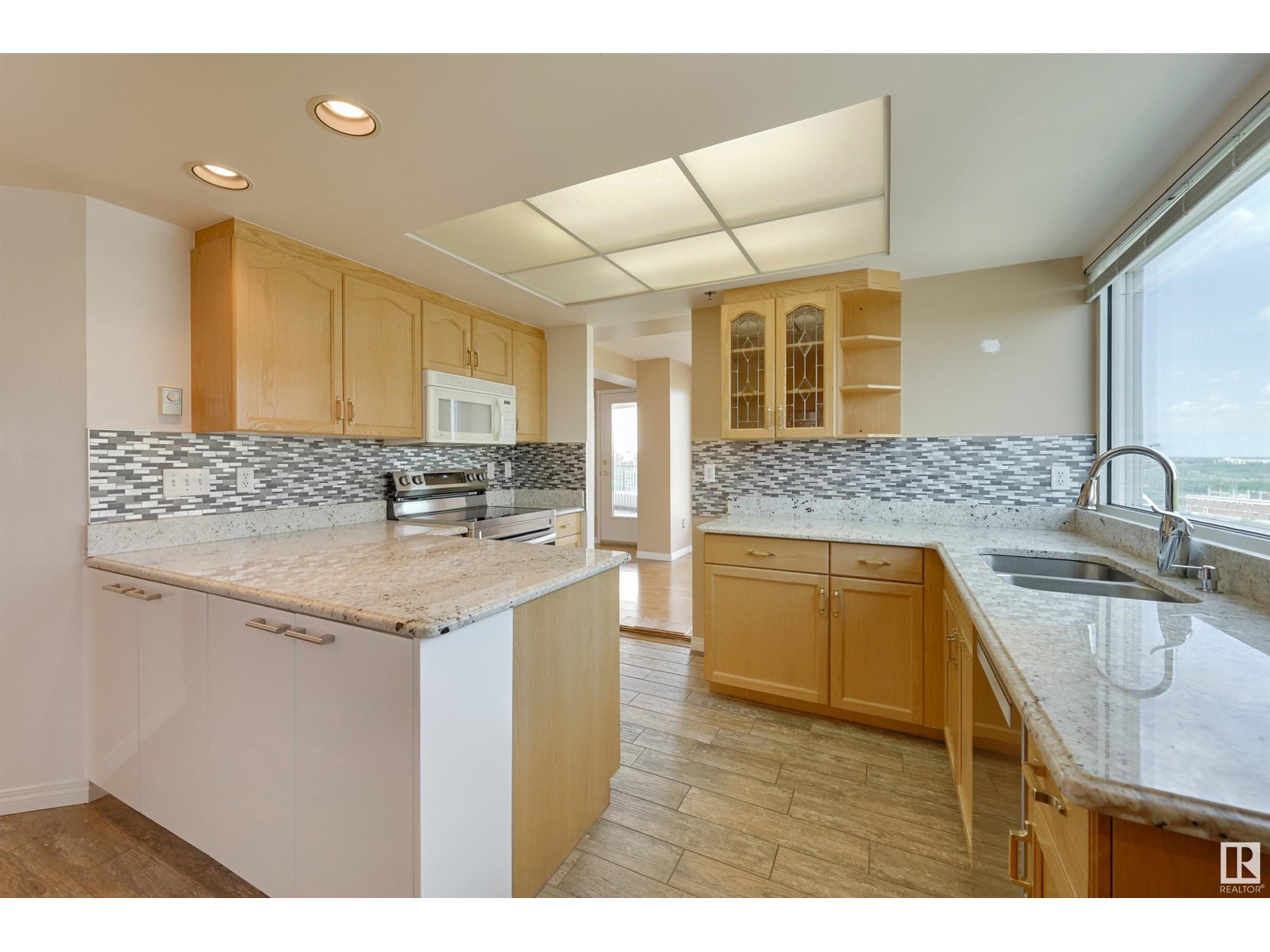 #1003 10721 Saskatchewan Dr Nw, Edmonton, Alberta  T6E 6H1 - Photo 18 - E4439018
