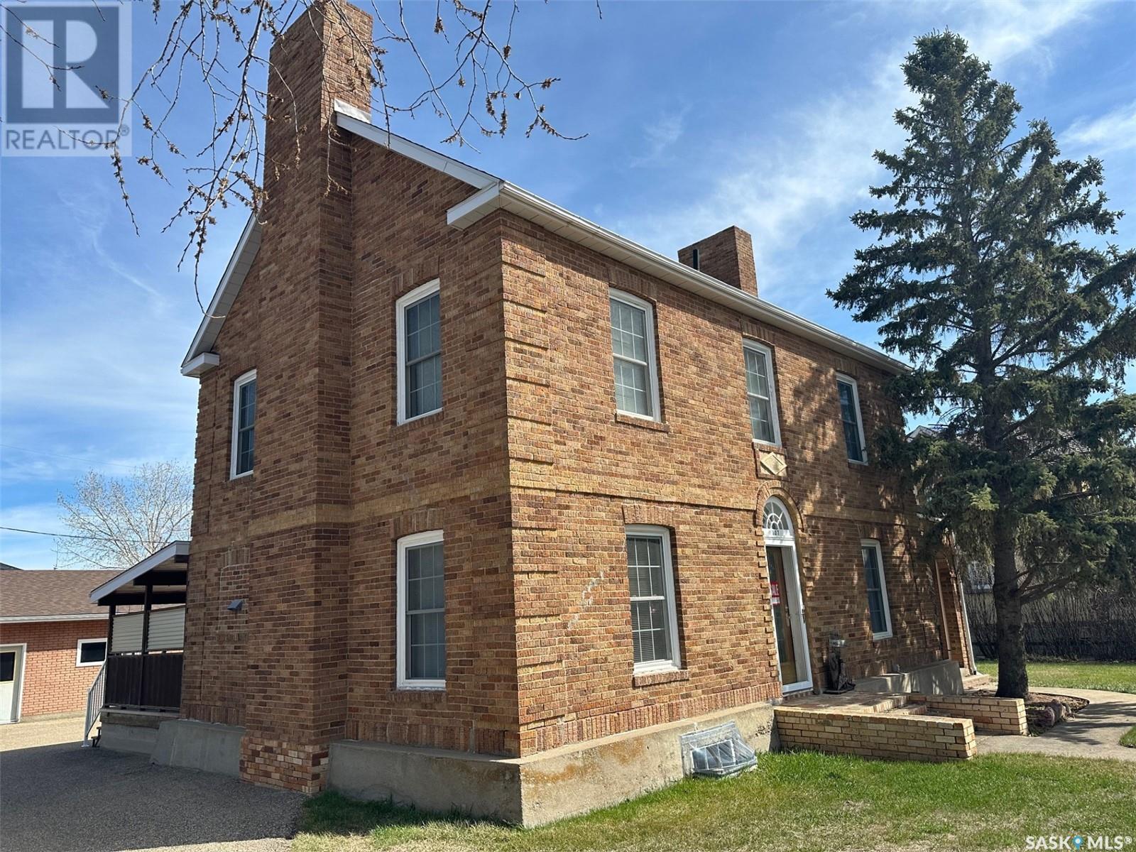 107 1st AVENUE W, Gravelbourg, Saskatchewan