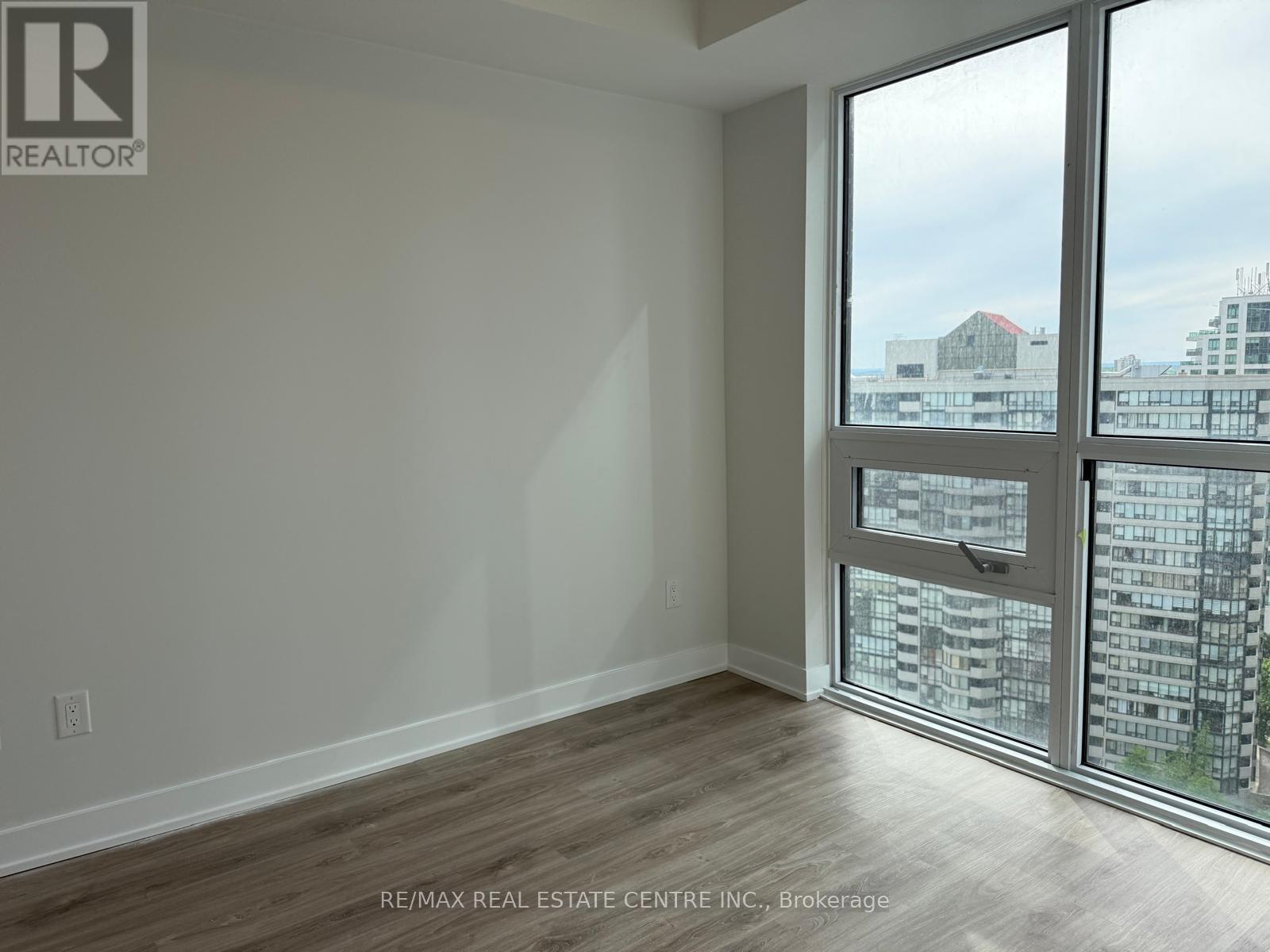 1611 - 430 Square One Drive, Mississauga (Creditview), Ontario  L5B 0L6 - Photo 16 - W12180426