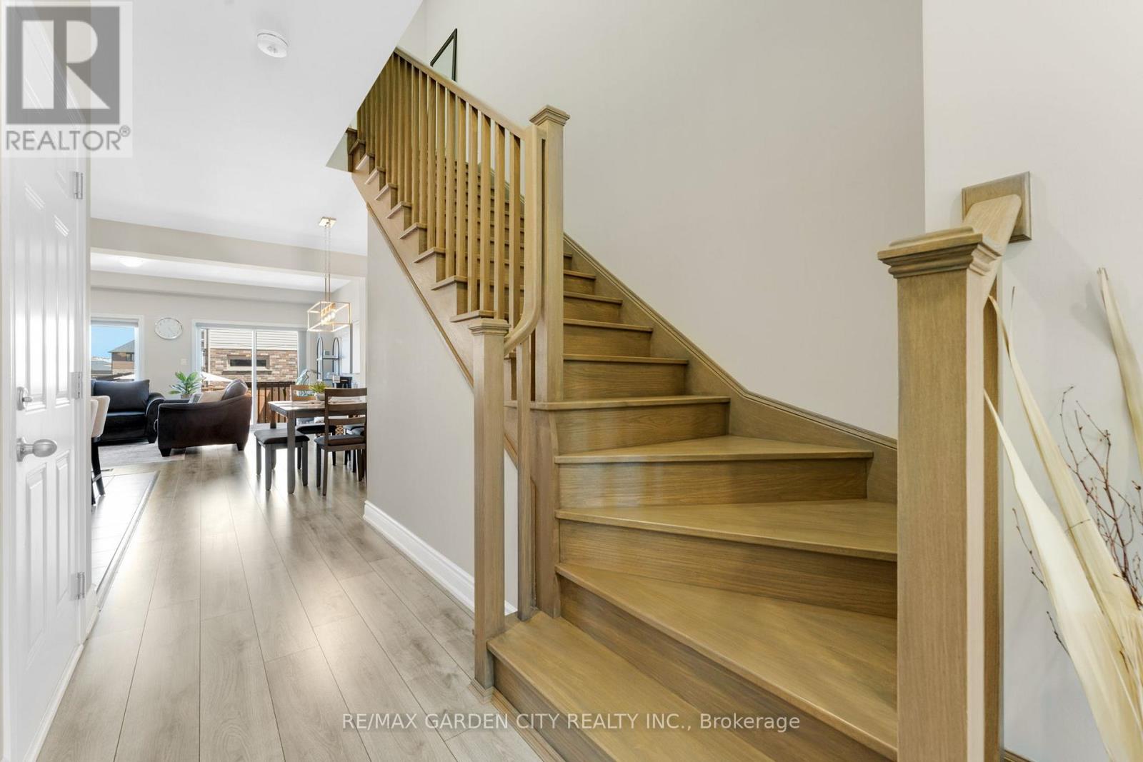 72 Homestead Way, Thorold, Ontario  L2V 0H1 - Photo 8 - X12180420