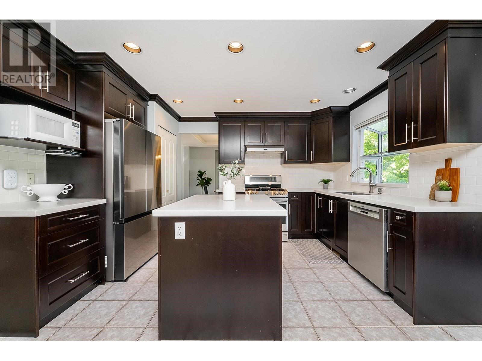 2890 Woodsia Place, Coquitlam, British Columbia  V3E 2Y2 - Photo 7 - R3007881