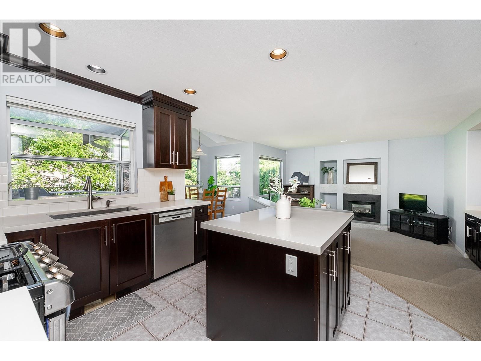 2890 Woodsia Place, Coquitlam, British Columbia  V3E 2Y2 - Photo 6 - R3007881
