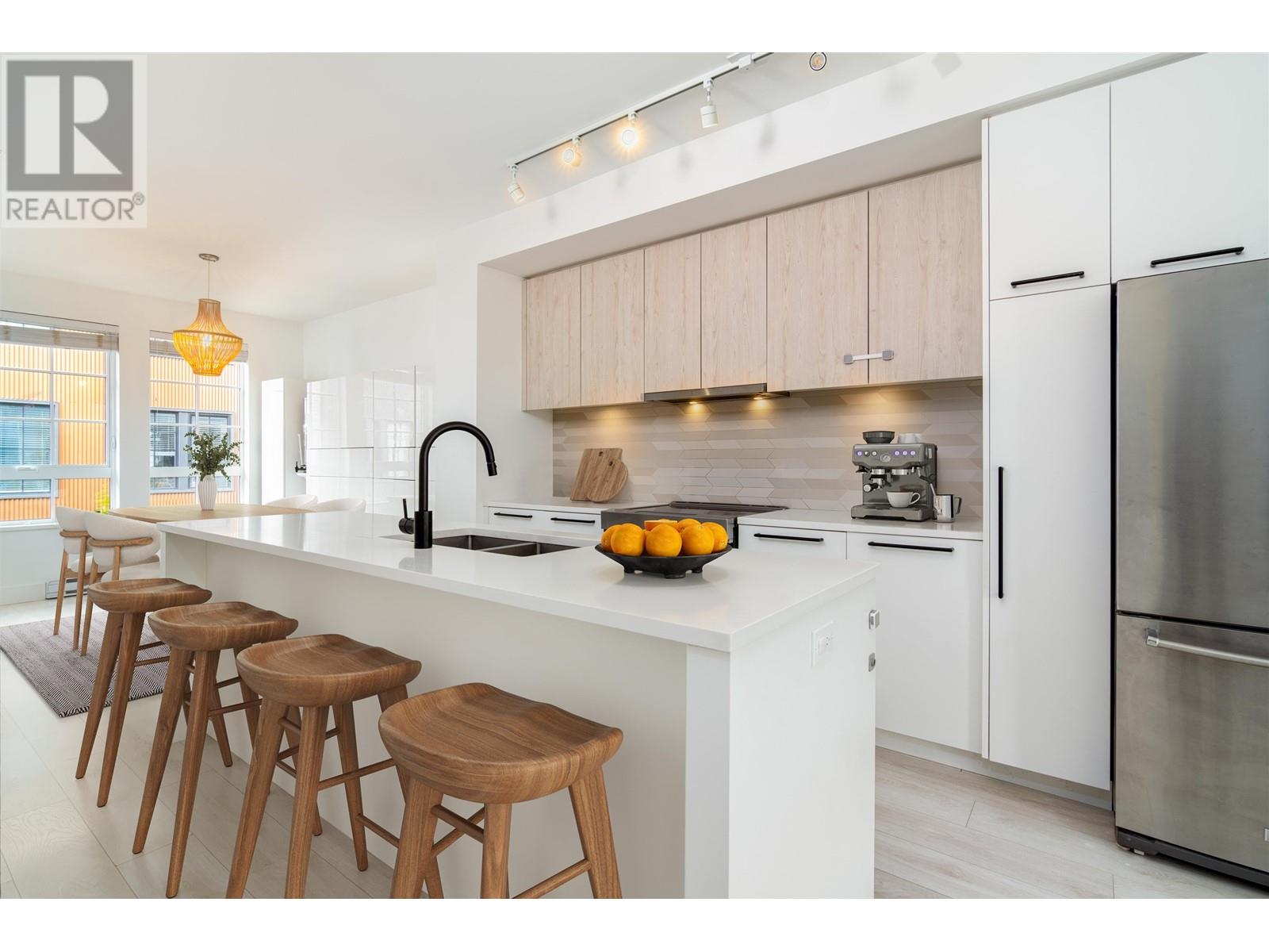 Property at 1355 VALLEYSIDE PLACE image 1