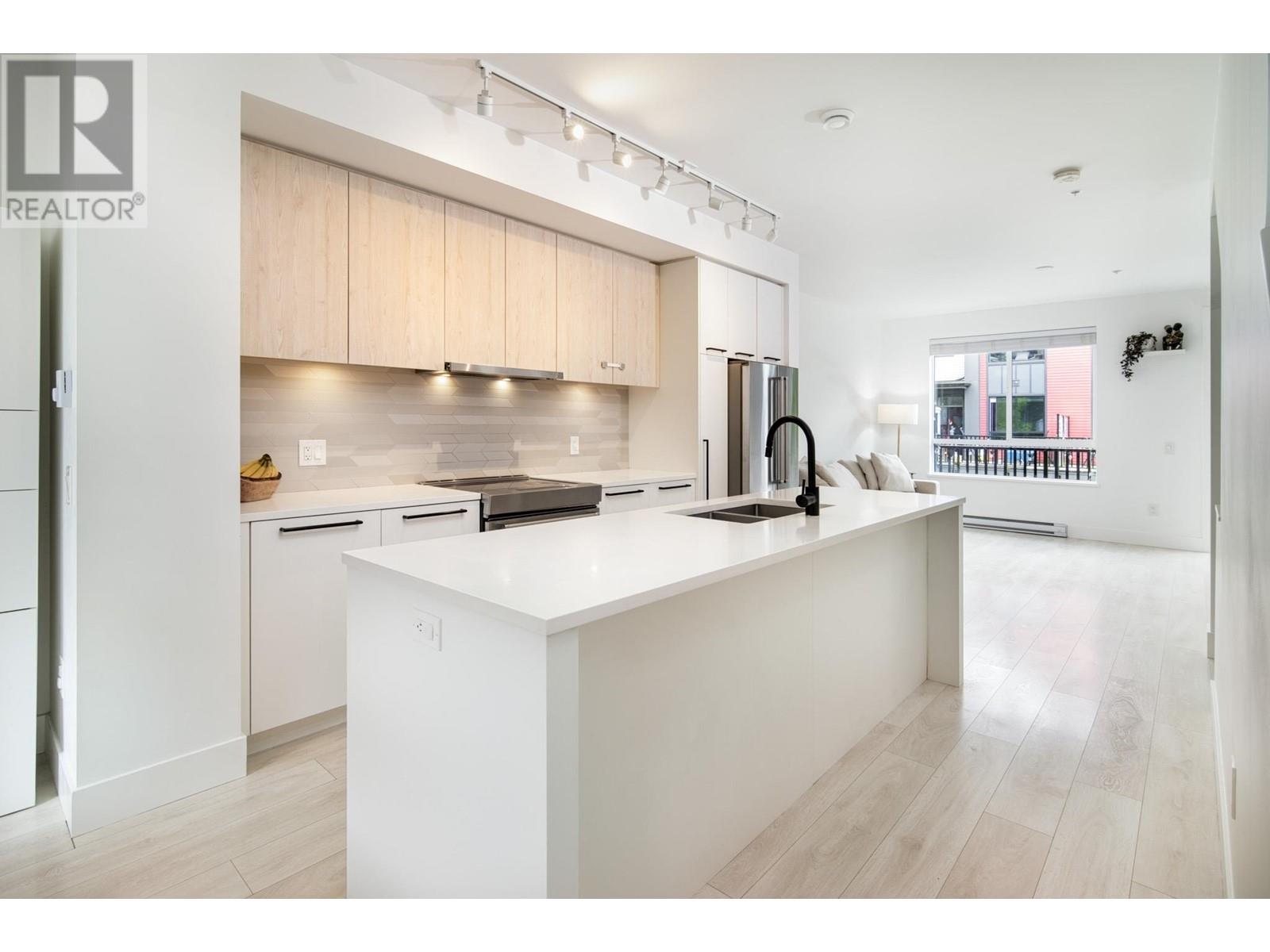 Property at 1355 VALLEYSIDE PLACE image 5