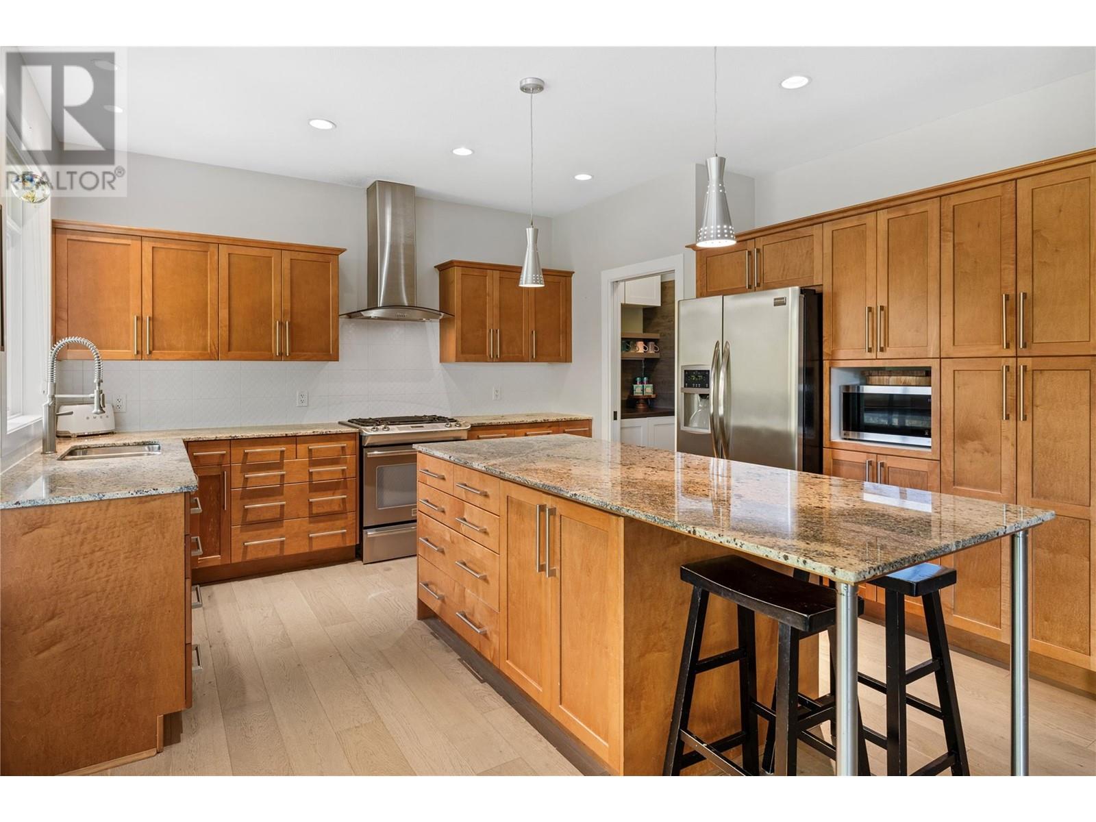 302 Upper Canyon Drive, Kelowna, British Columbia  V1V 2Z8 - Photo 9 - 10348660