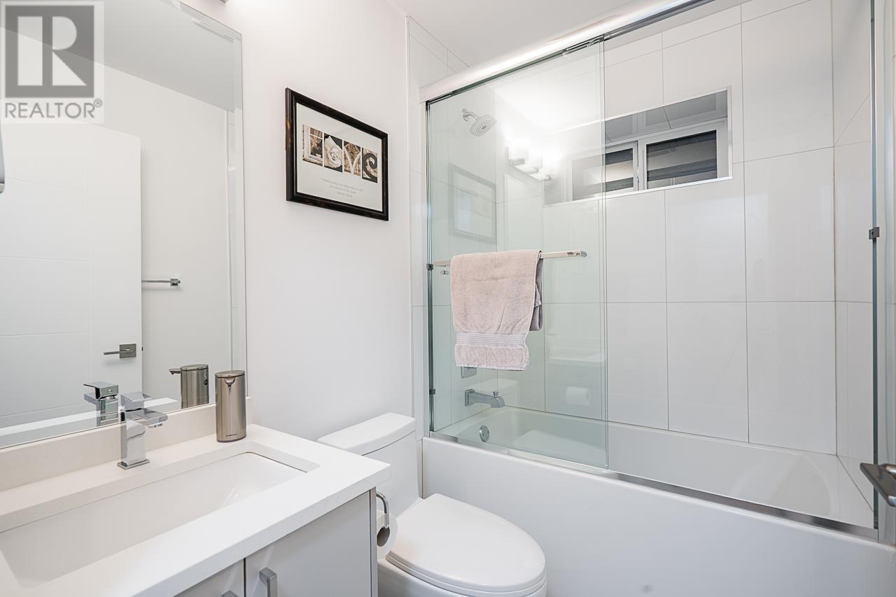 26 Holdom Avenue, Burnaby, British Columbia  V5B 3T7 - Photo 26 - R2991106
