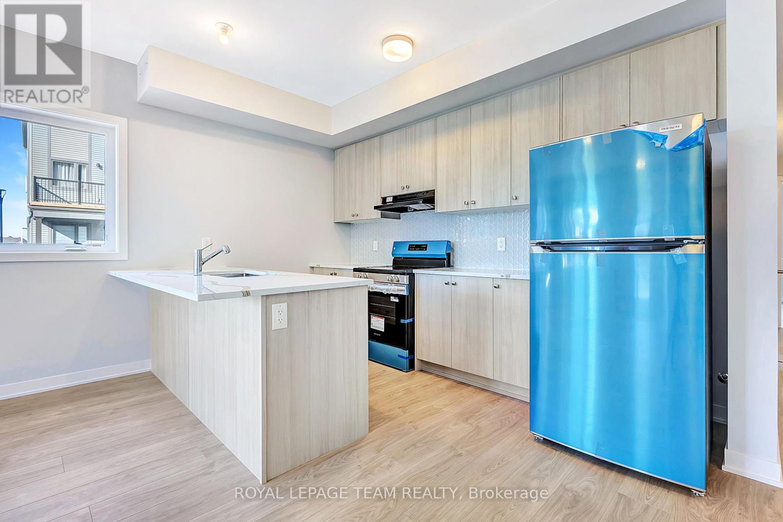 408 Lillian Freiman Private, Ottawa, Ontario  K2J 7K7 - Photo 6 - X12180449
