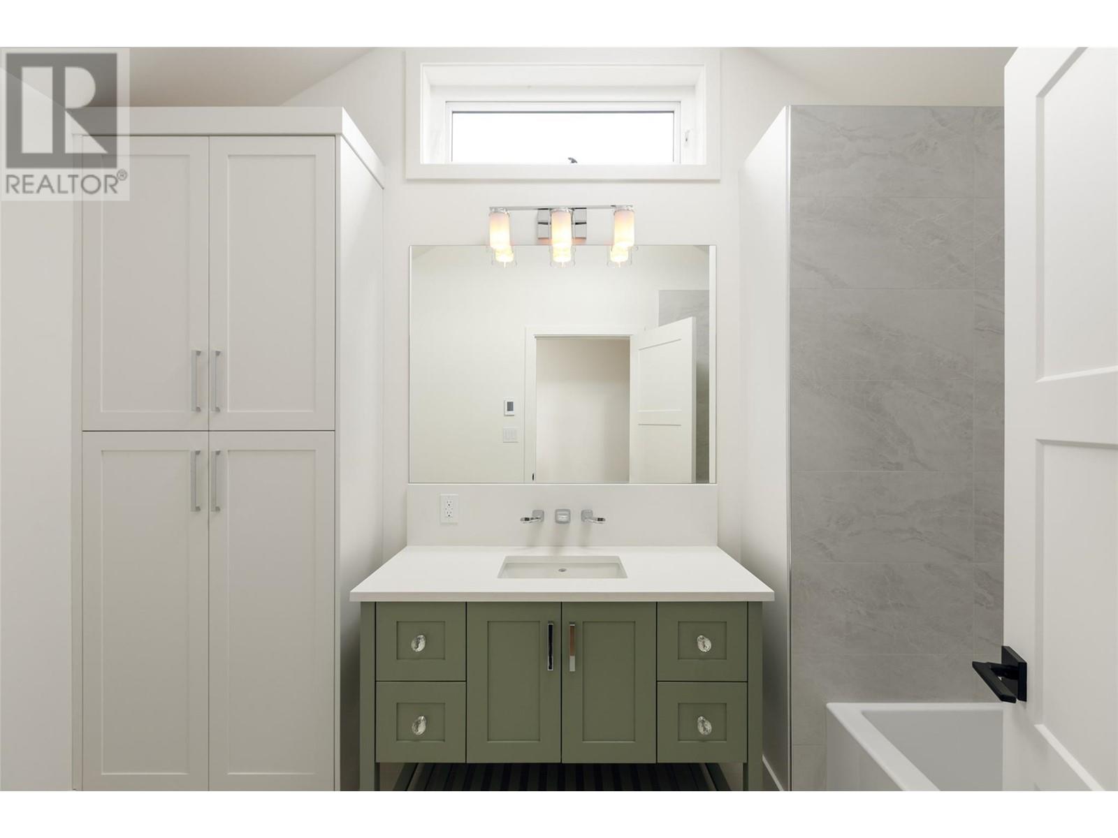 2632 Forsyth Drive, Penticton, British Columbia  V2A 8Y9 - Photo 34 - 10332757
