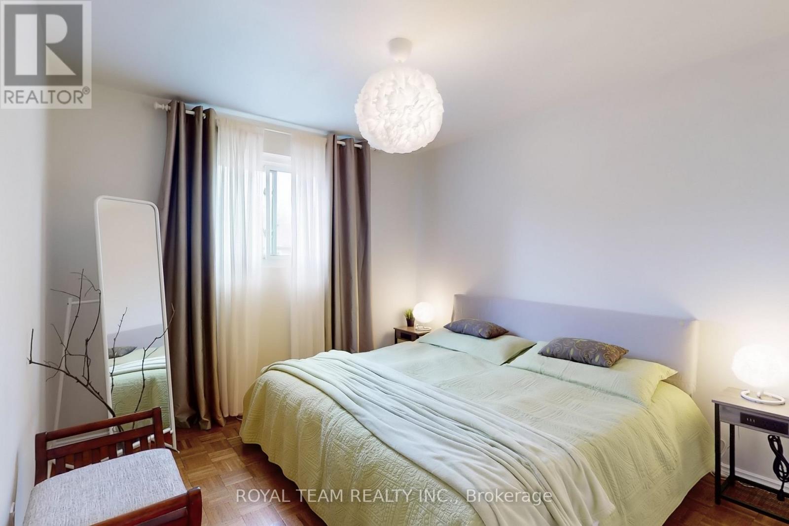 92 - 1050 Shawnmarr Road, Mississauga, Ontario  L5H 3V1 - Photo 23 - W12180445