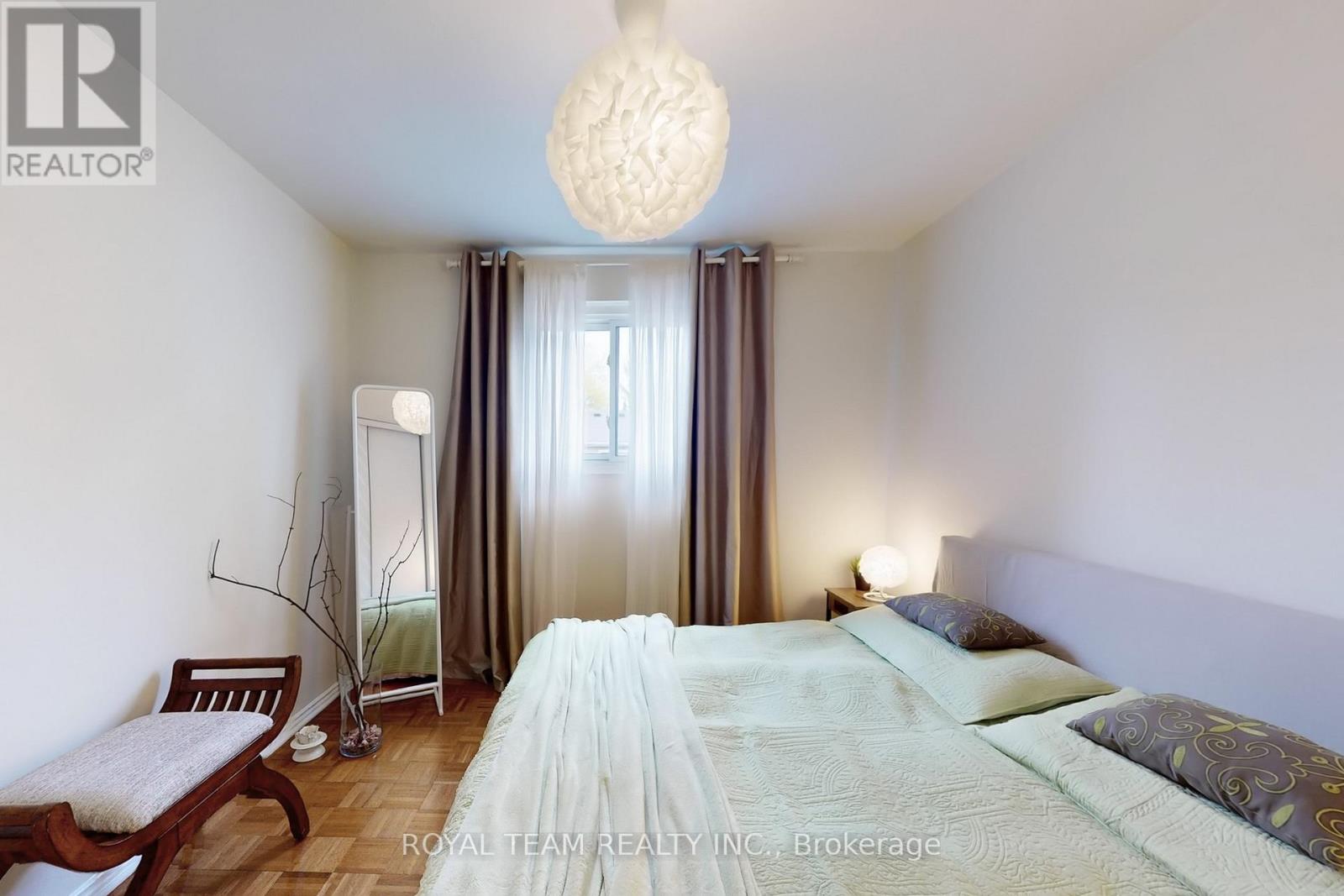 92 - 1050 Shawnmarr Road, Mississauga, Ontario  L5H 3V1 - Photo 26 - W12180445
