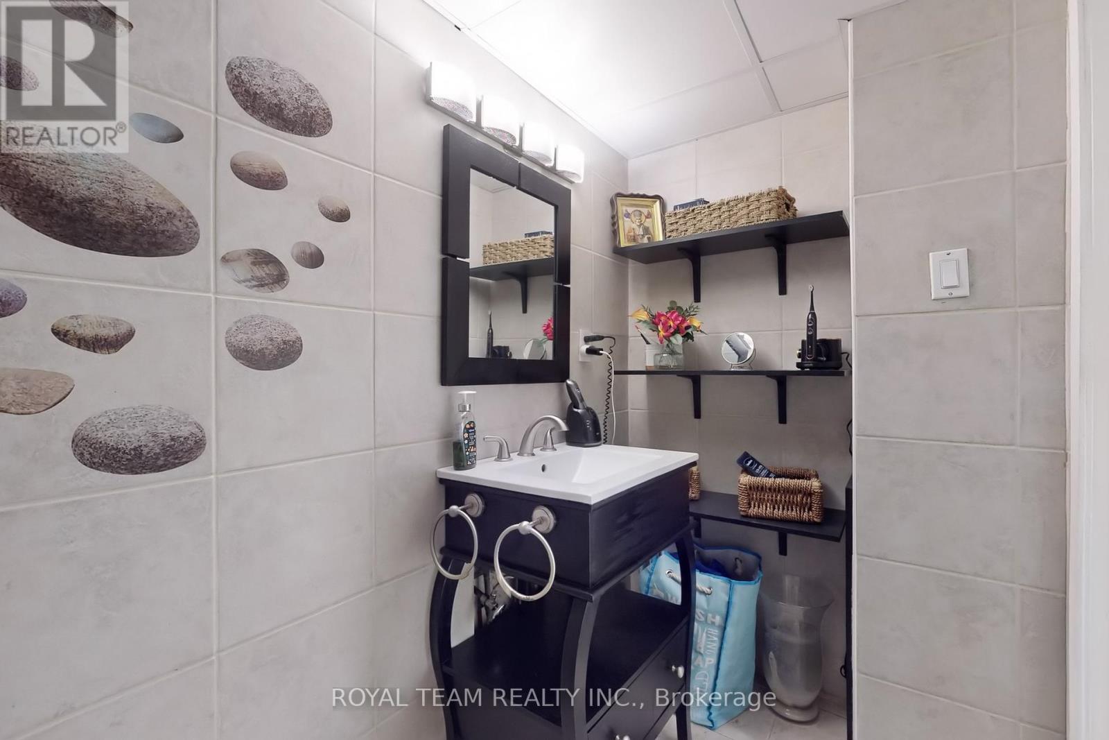 92 - 1050 Shawnmarr Road, Mississauga, Ontario  L5H 3V1 - Photo 42 - W12180445