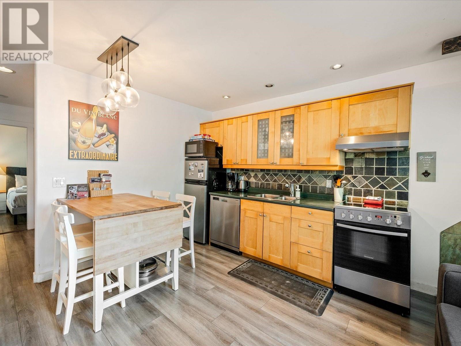 1 2134 Sarajevo Drive, Whistler, British Columbia  V8E 0B5 - Photo 2 - R2996812