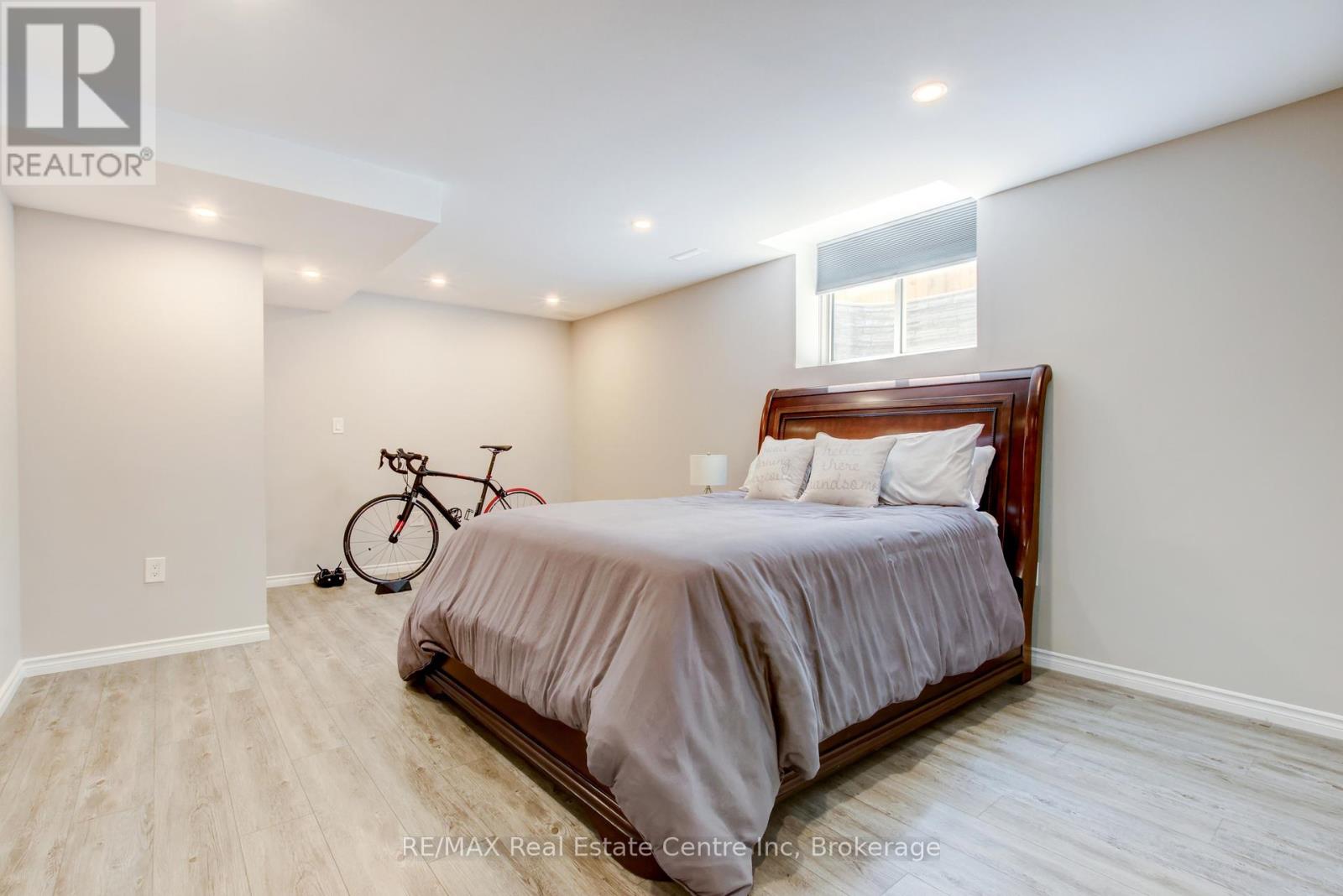 98 Mill Pond Crescent, Thames Centre, Ontario  N0L 1G5 - Photo 30 - X12180480