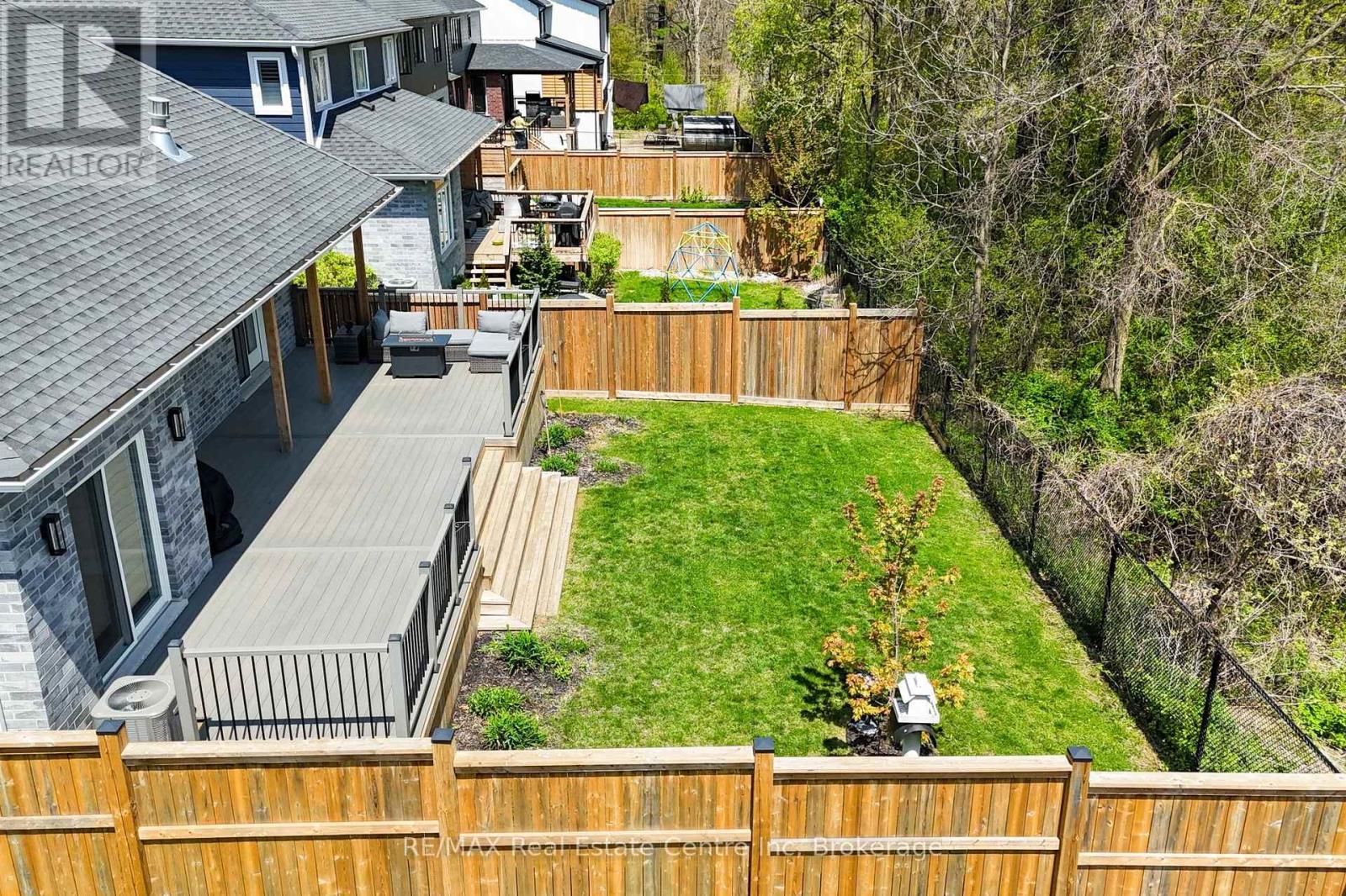 98 Mill Pond Crescent, Thames Centre, Ontario  N0L 1G5 - Photo 38 - X12180480