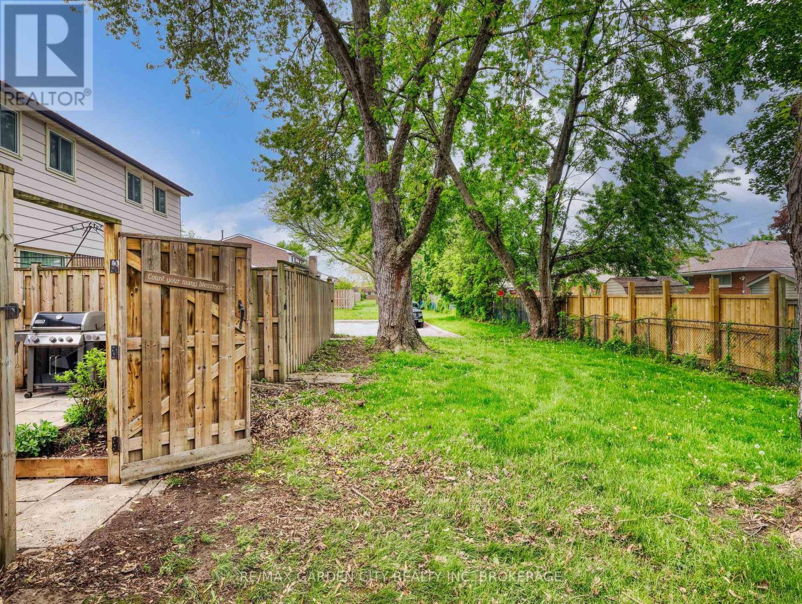 4 - 25 Linfield Drive, St. Catharines (Lakeport), Ontario  L2N 5T7 - Photo 43 - X12180500
