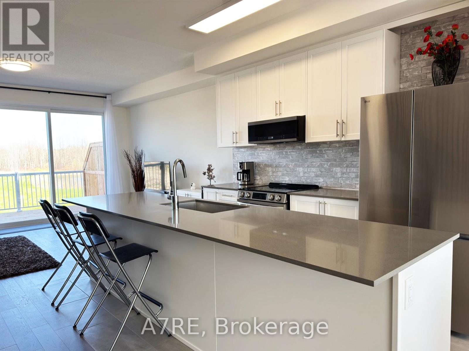 27 Sama Way, Wasaga Beach, Ontario  L9Z 0K4 - Photo 8 - S12180477
