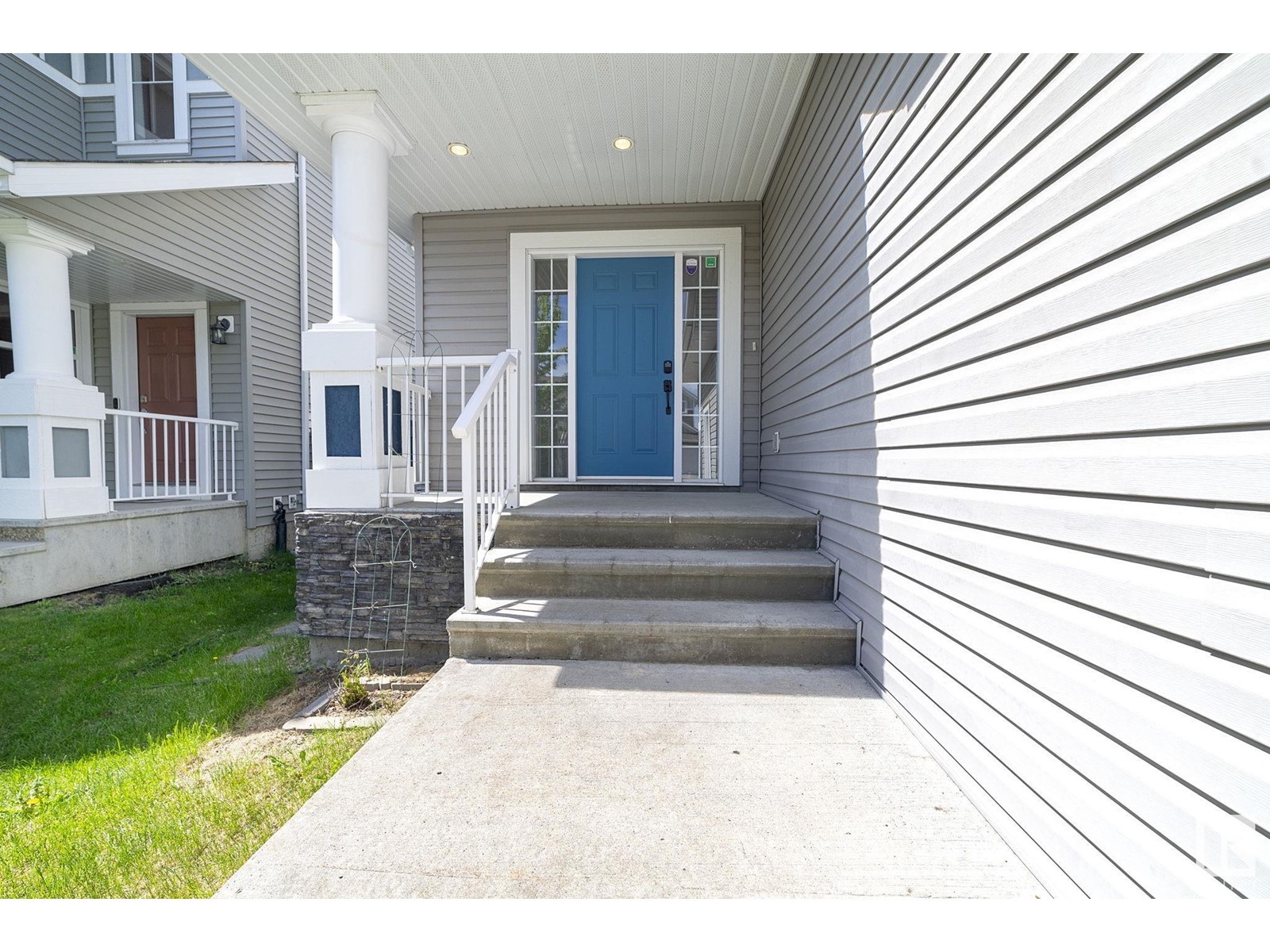 Property at 1128 72 ST SW image 3