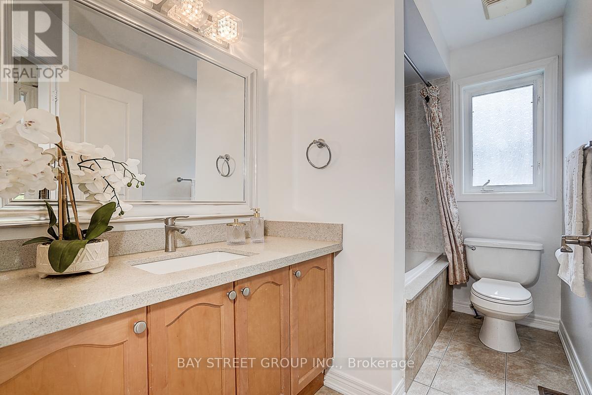 94 Castleview Crescent, Markham (Victoria Manor-Jennings Gate), Ontario  L6C 3C4 - Photo 44 - N12180527