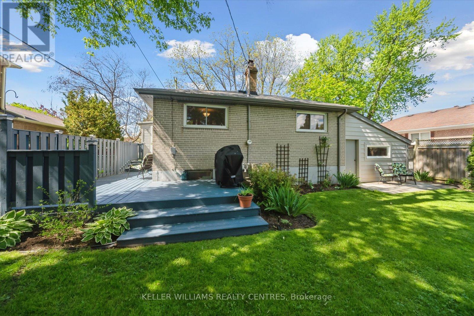 107 Aurora Heights Drive, Aurora, Ontario  L4G 2X1 - Photo 19 - N12180529