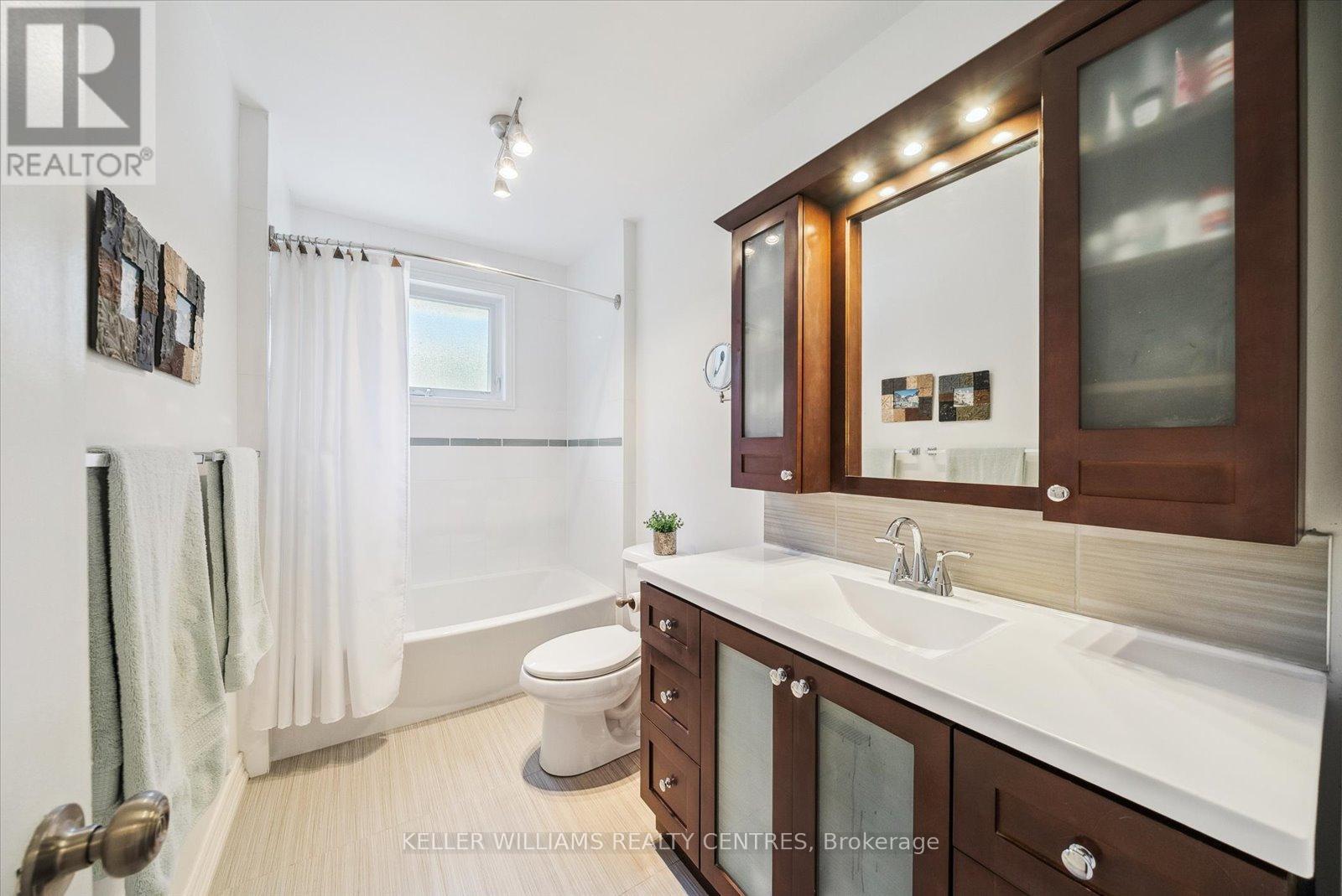 107 Aurora Heights Drive, Aurora (Aurora Heights), Ontario  L4G 2X1 - Photo 23 - N12180529