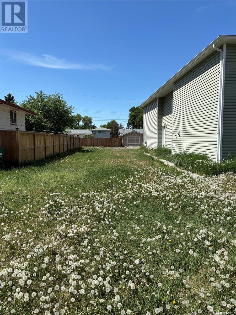 223 X AVENUE N, Saskatoon, Saskatchewan
