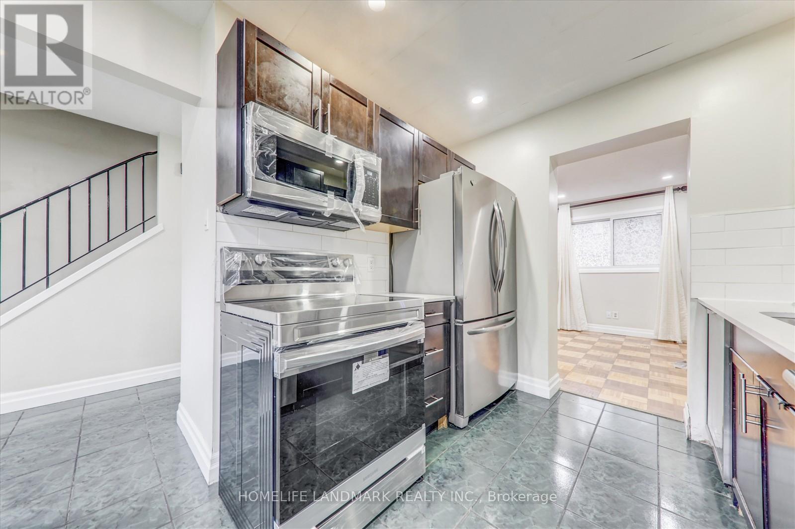 99 - 81 Hansen Road N, Brampton, Ontario  L6V 3C7 - Photo 8 - W12180511