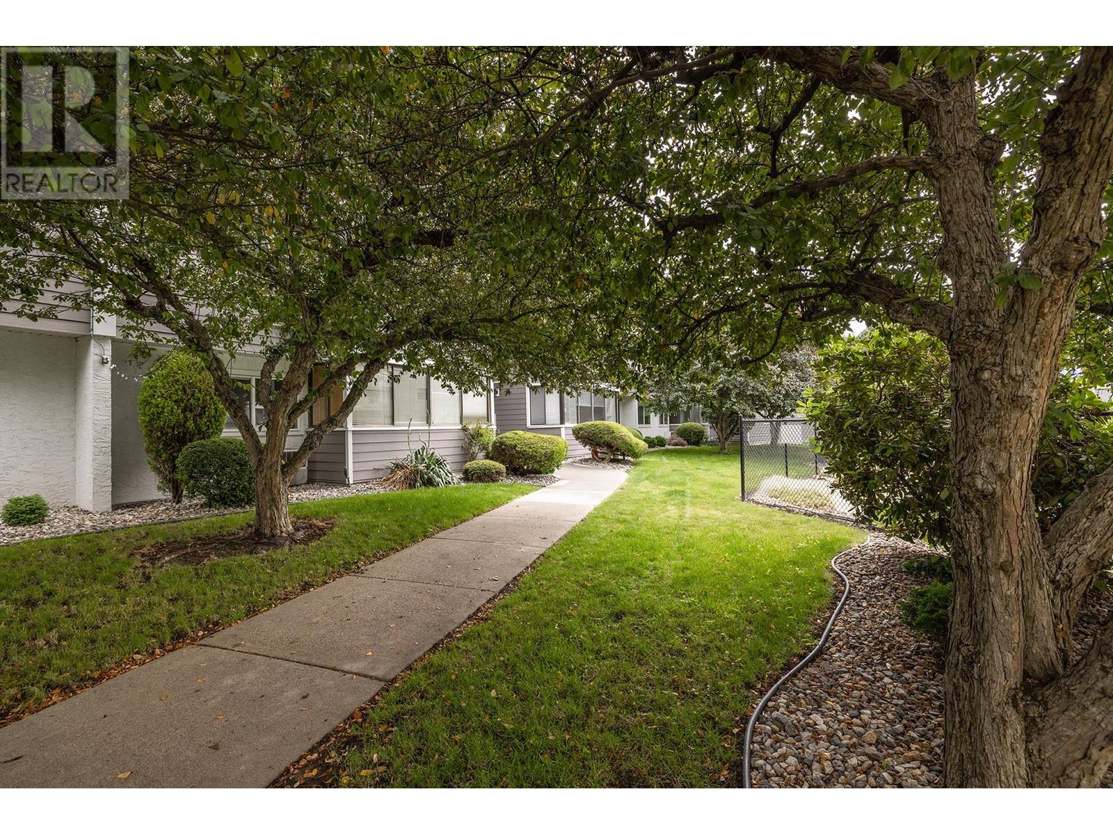 445 All Star Court Unit# 310, Kelowna, BC V1X5N7