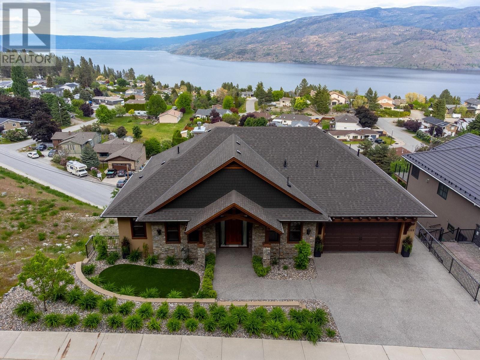 6166 Seymoure Avenue, peachland, British Columbia