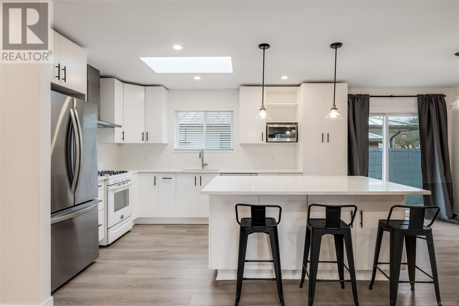 Property at 1000 Trunk Rd image 3
