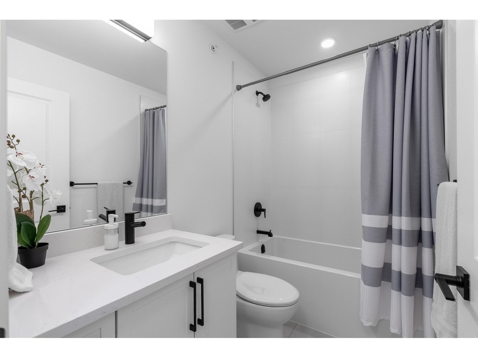 8 19935 75a Avenue, Langley, British Columbia  V2Y 4L5 - Photo 20 - R2990733