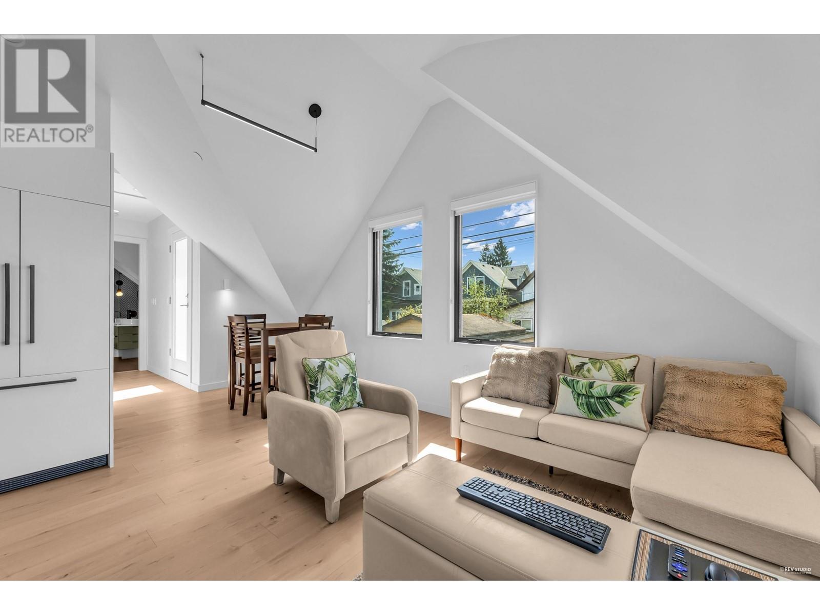 258 E 17th Avenue, Vancouver, British Columbia  V5V 1A7 - Photo 1 - R2991203