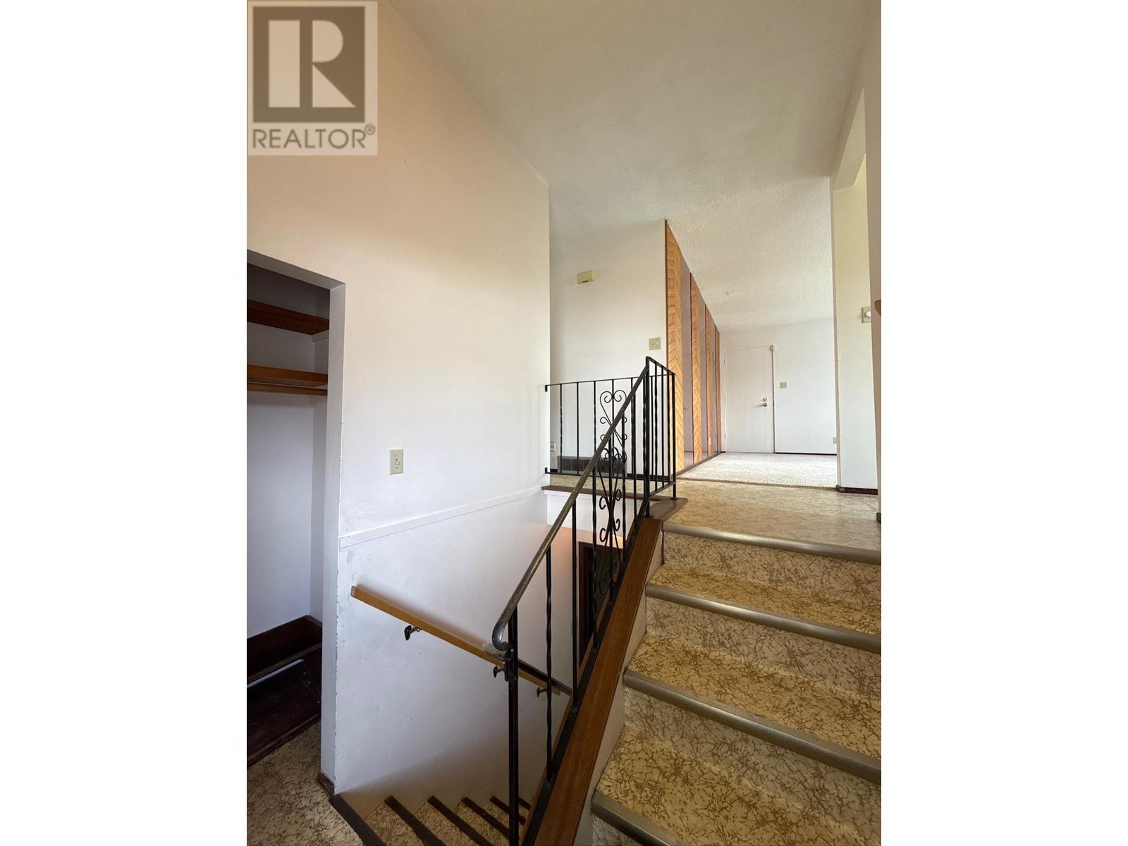 Property at 980 WESTERN AVENUE image 2