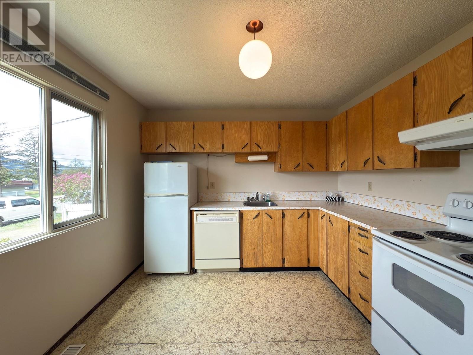 Property at 980 WESTERN AVENUE image 5