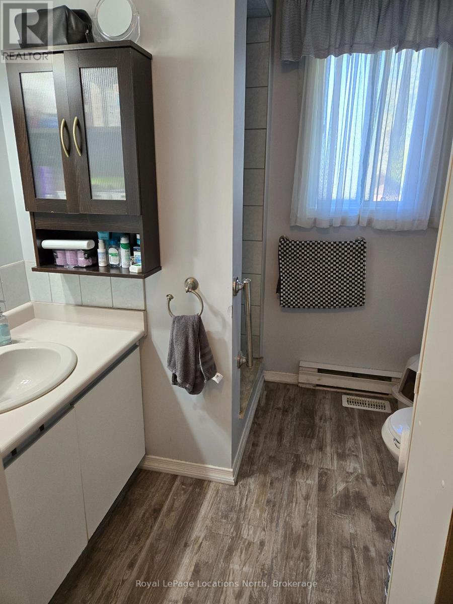 30 Earl Street, Wasaga Beach, Ontario  L9Z 2M6 - Photo 22 - S12176337